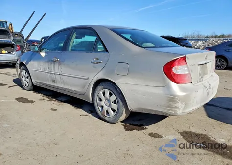 2004 Toyota Camry Le z USA, uszkodzony, nr VIN 4T1BE32K74U860790